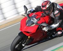 2018 Ducati Panigale V4 İlk Sürüş izlenimleri: