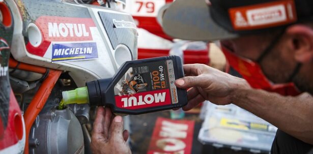MOTUL 7100 SERİSİ MOTOSİKLET KULLANICILARININ TERCİHİ