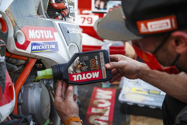 MOTUL 7100 SERİSİ MOTOSİKLET KULLANICILARININ TERCİHİ