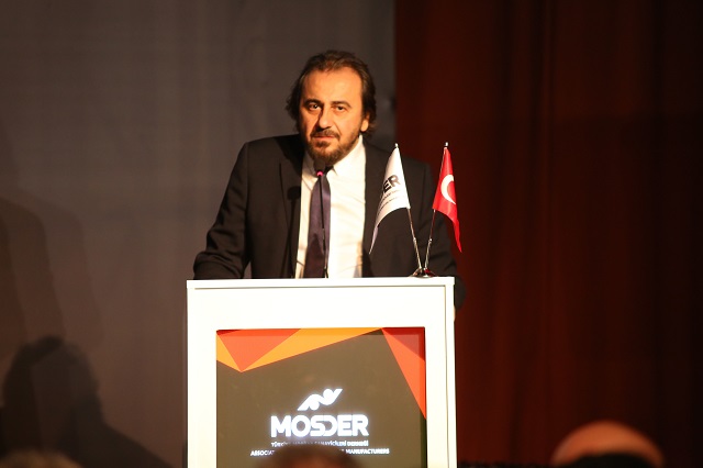 GENÇ TASARIMCILAR ÖDÜLLERİNE KAVUŞTU