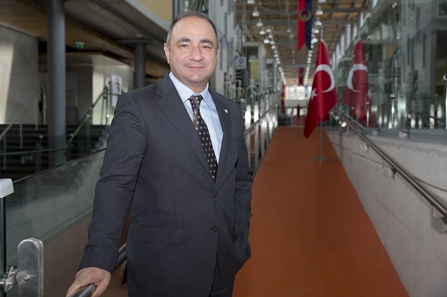 En Az Üç Yerli Otomobil Üretilmeli
