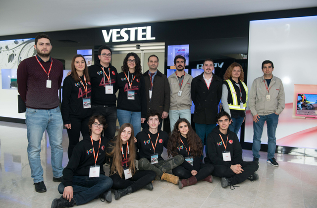 ​ZORLU HOLDİNG, LİSELERİN ROBOTİK TAKIMLARINA VERDİĞİ DESTEĞİ SÜRDÜRÜYOR